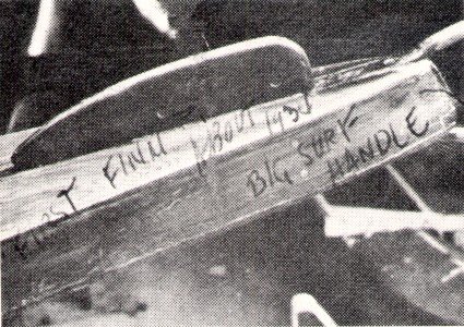 Photo du premier aileron de Tom Blake avec sa légende manuscrite
